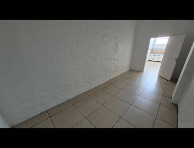 329M² WAREHOUSE TO LET IN APEX